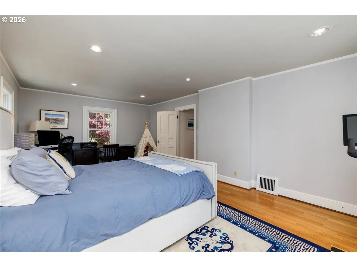 Bedroom, Primary-Upper