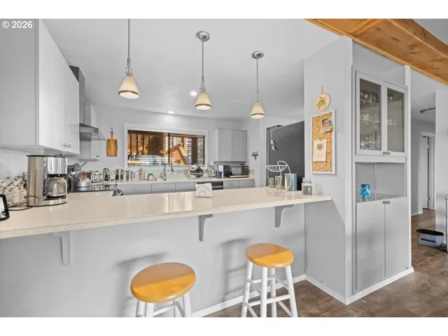 Kitchen-Eating Area