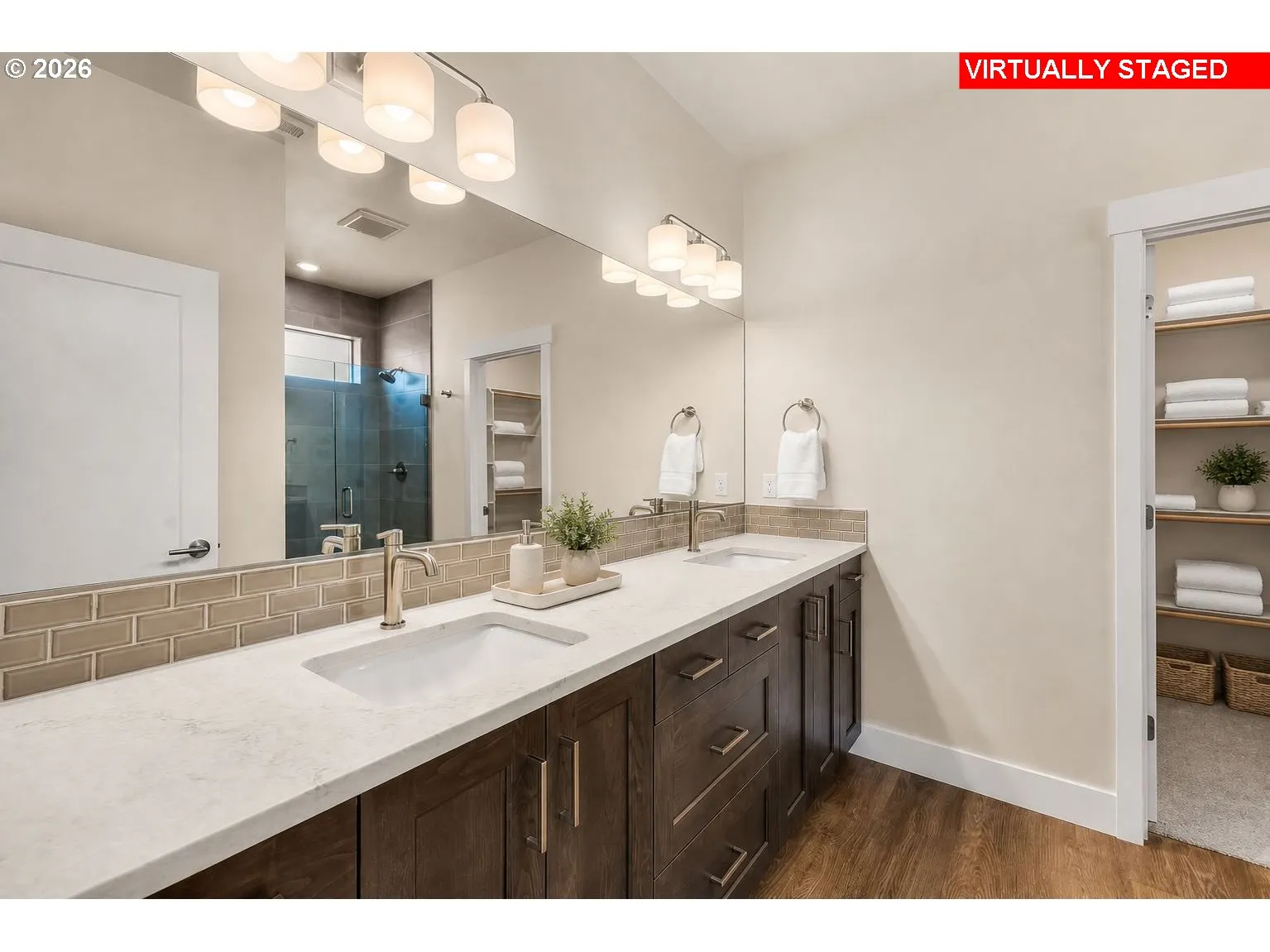 Bathroom, Attached-Walk-In Closet