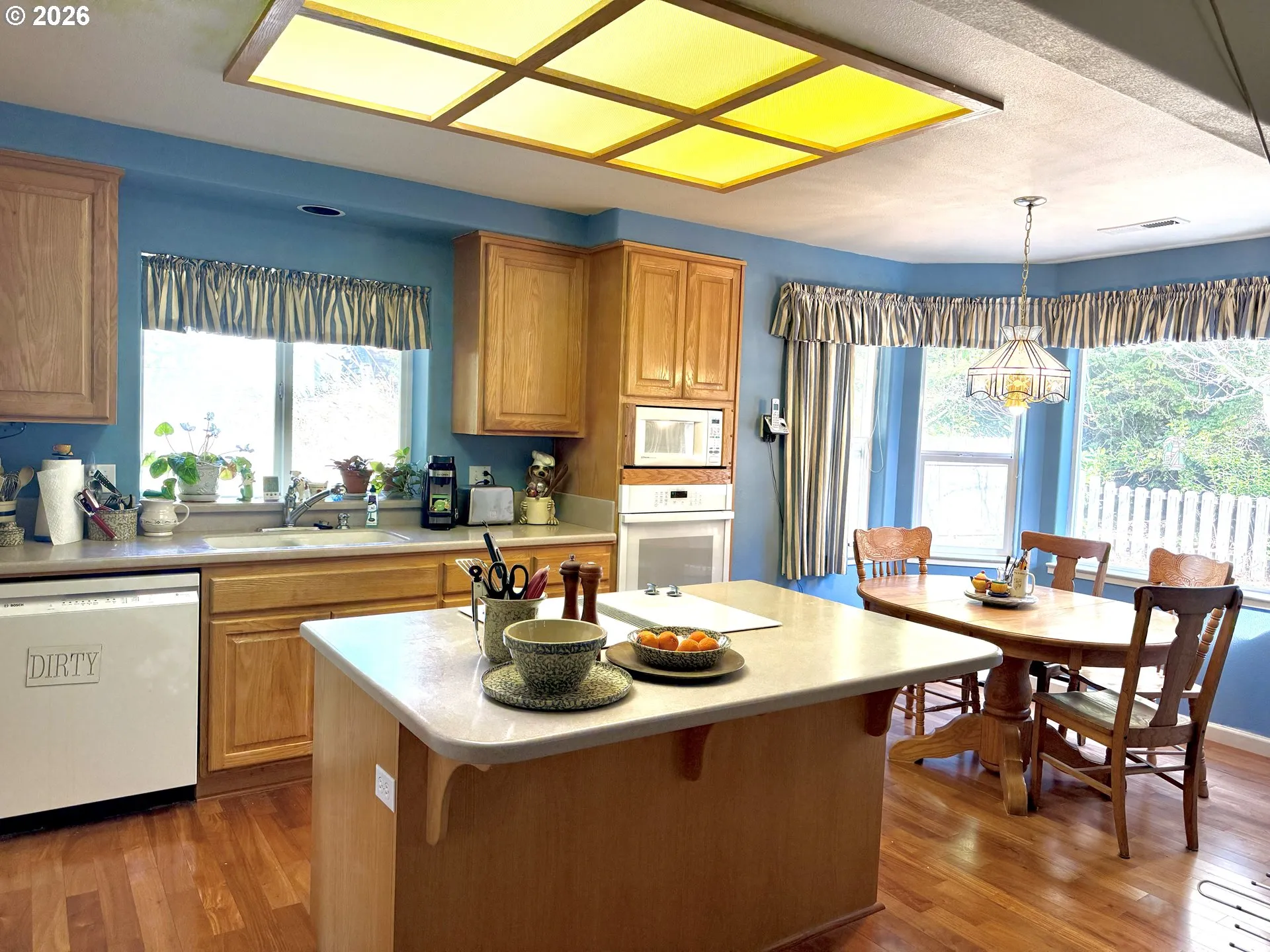 Kitchen-Eating Area