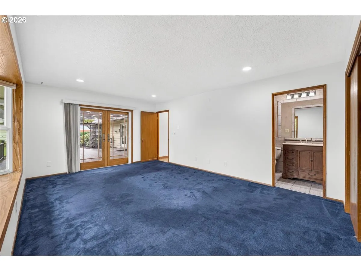 Bedroom, Primary