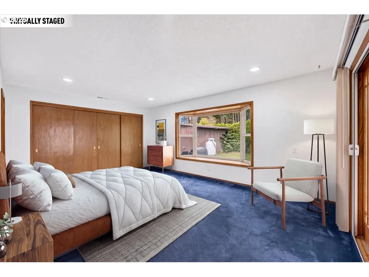 Bedroom, Primary