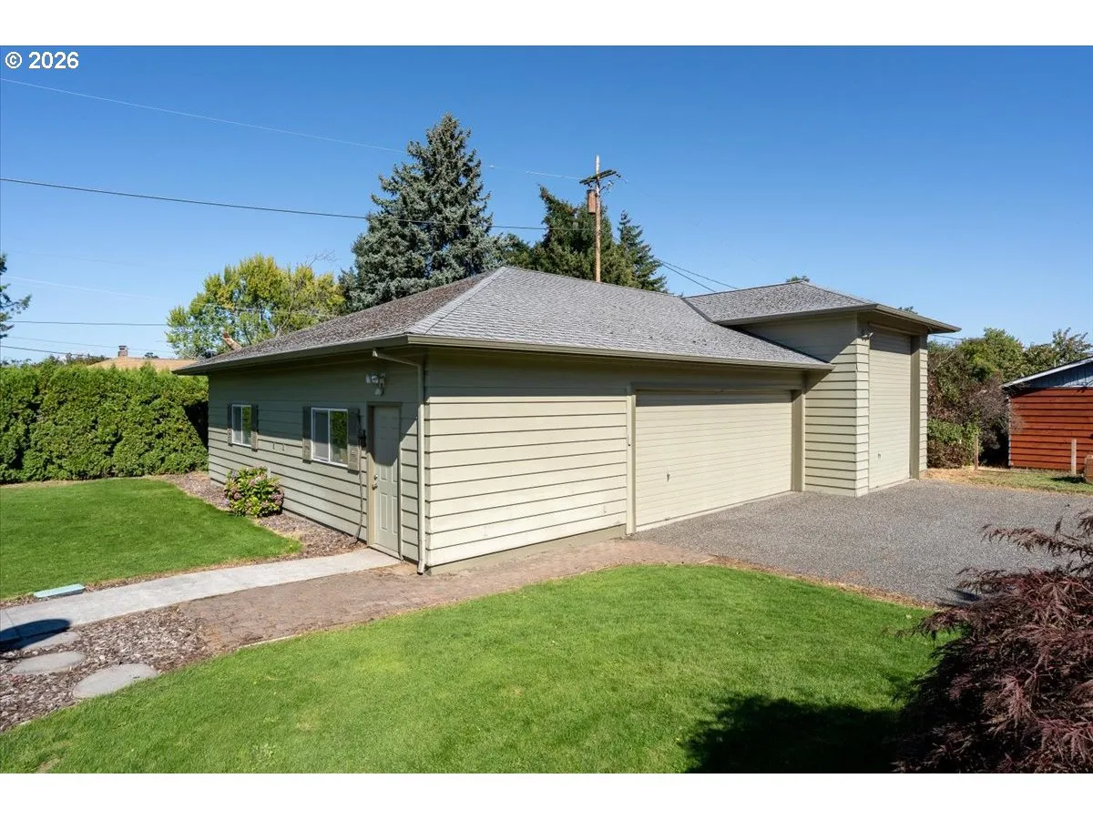 Garage-# 1