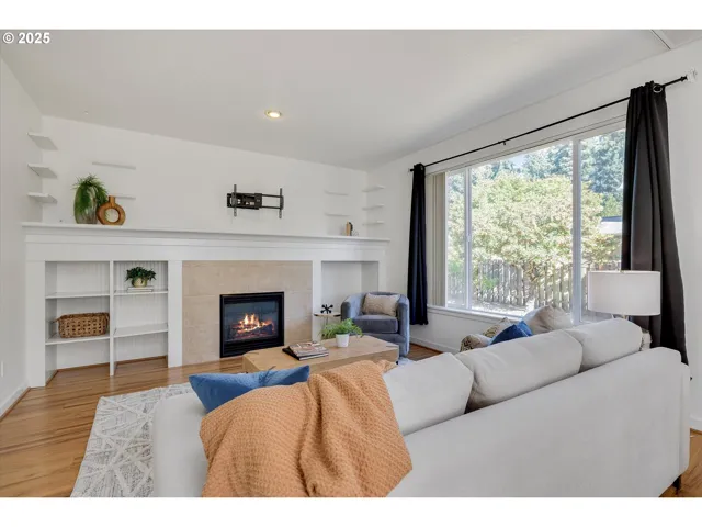 Living Room-Fireplace