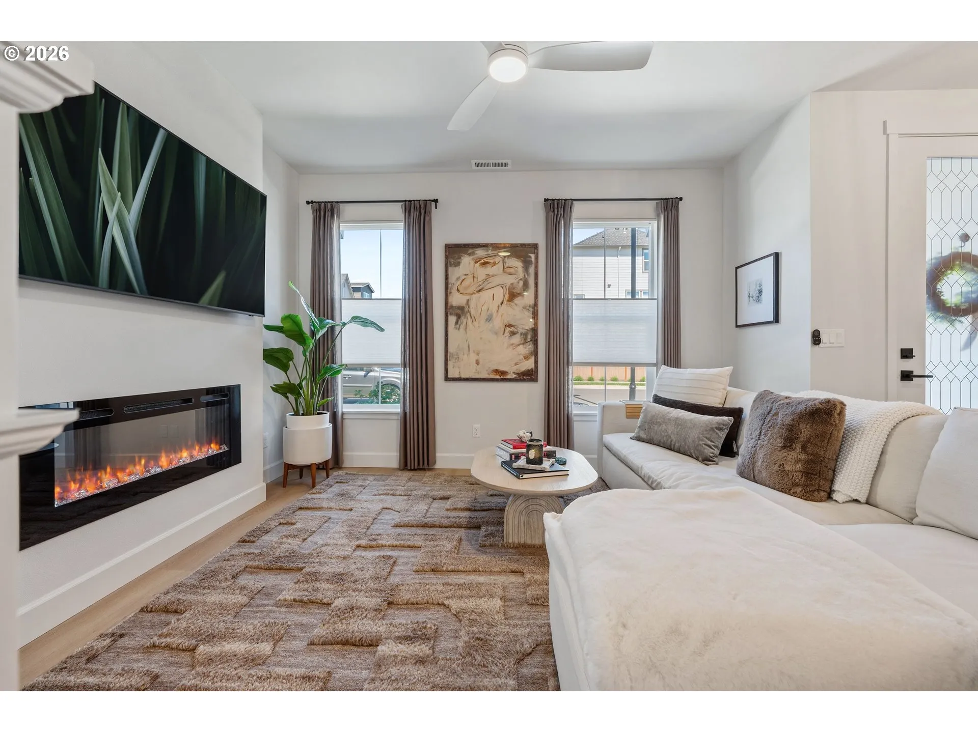 Living Room-Fireplace