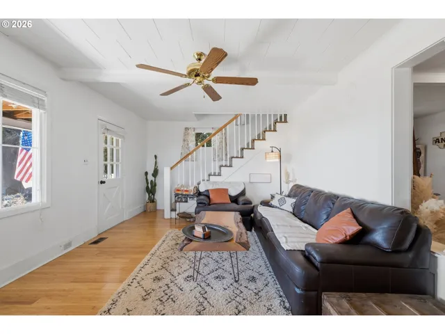 Living Room-Ceiling Fan