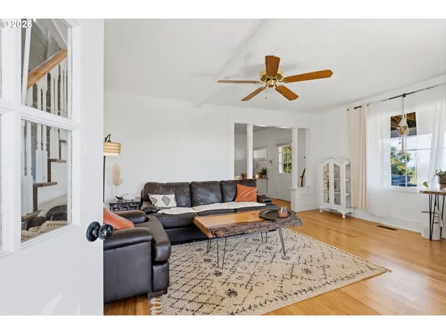Living Room-Ceiling Fan
