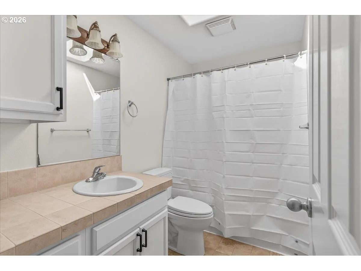 Bathroom-Upper