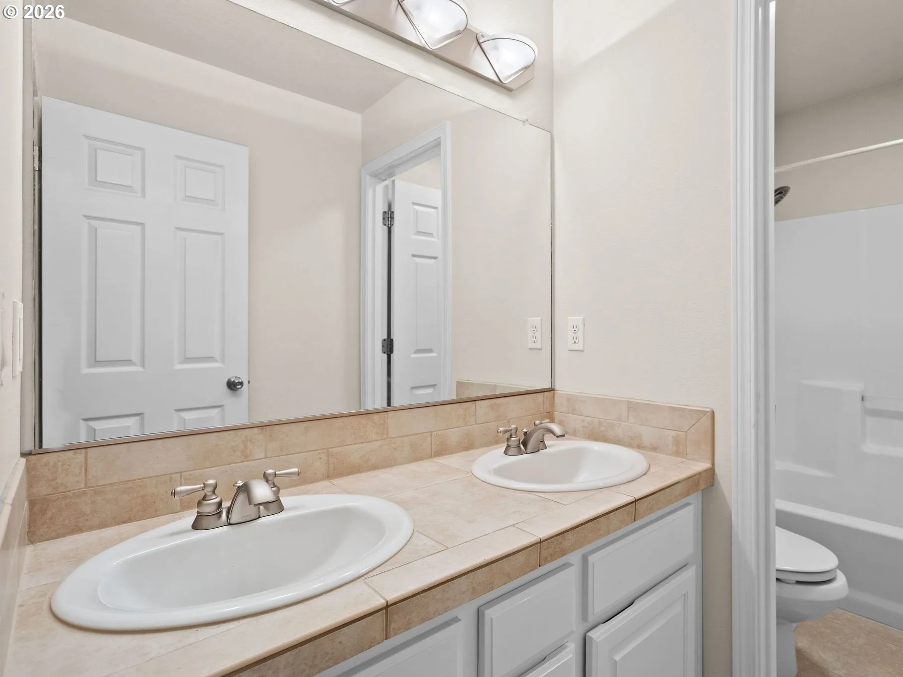 Bathroom-Upper