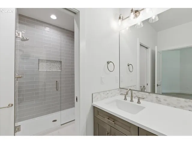 Bathroom-Walk in Shower