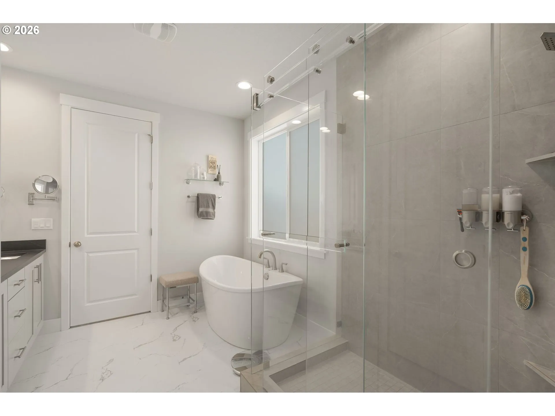 Bedroom, Owner's Suite-Main