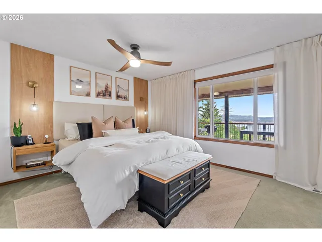 Bedroom, Primary