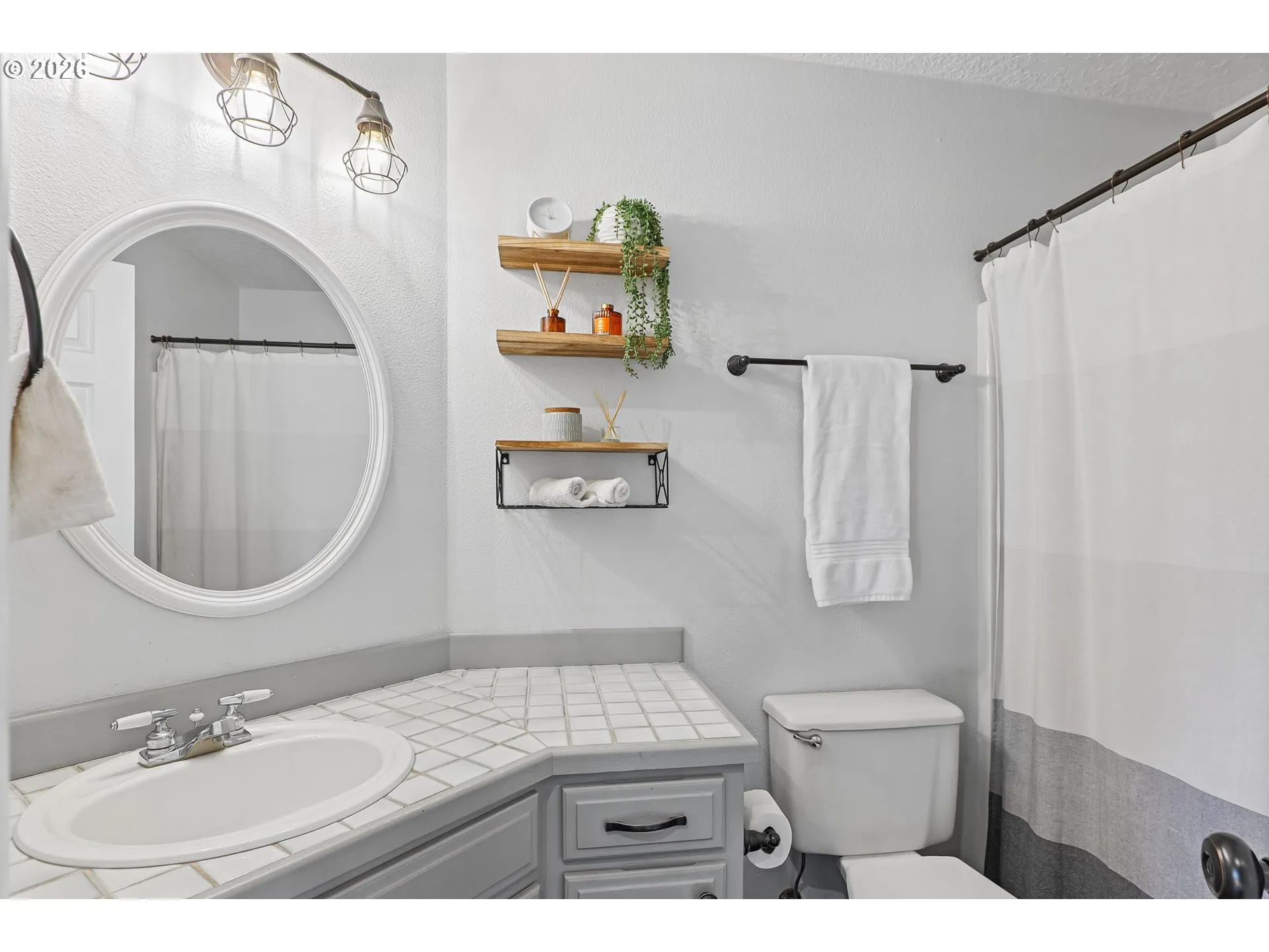 Bathroom-Upper