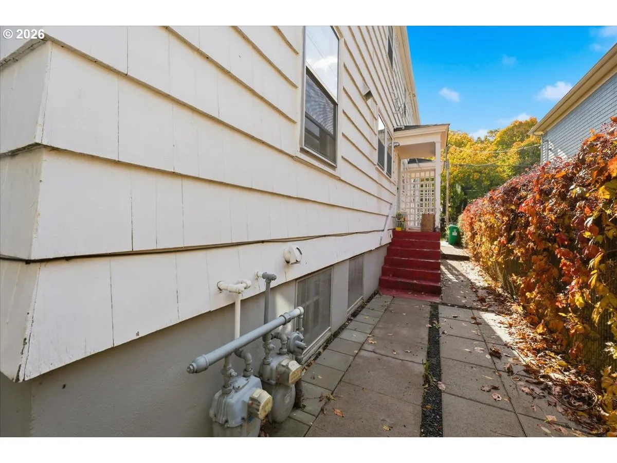 Kitchen/Outside