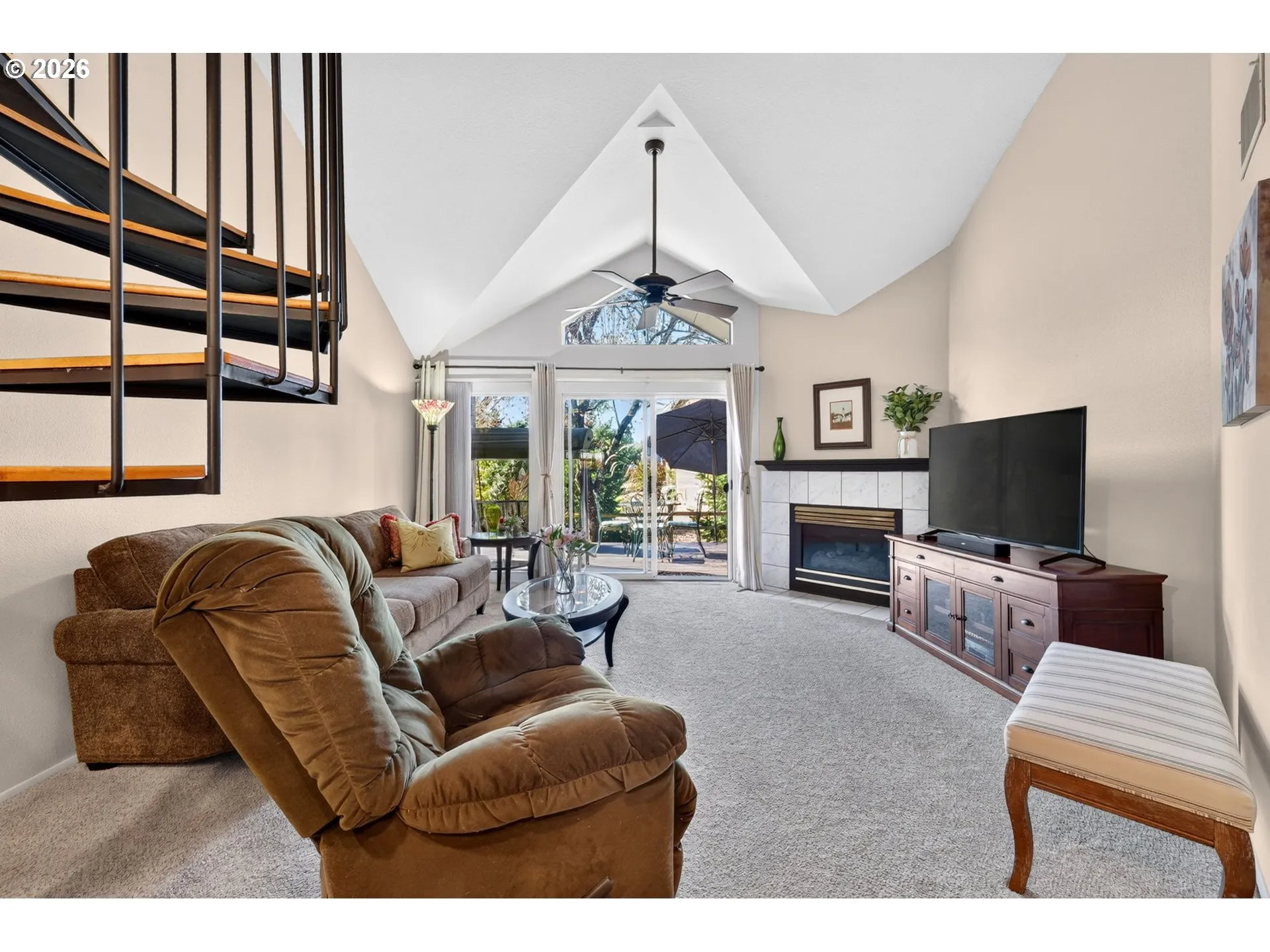 Living Room-Vaulted Ceilings