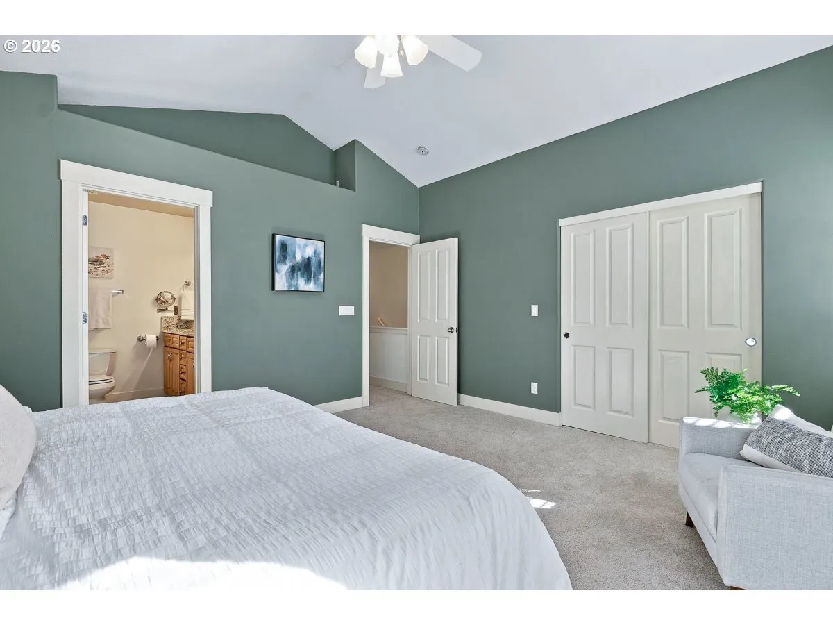 Bedroom, Primary