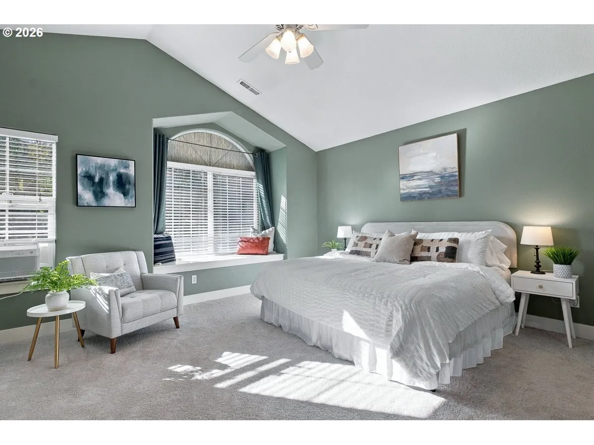 Bedroom, Primary-Vaulted Ceilings