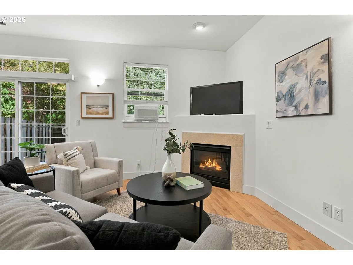 Living Room-Fireplace