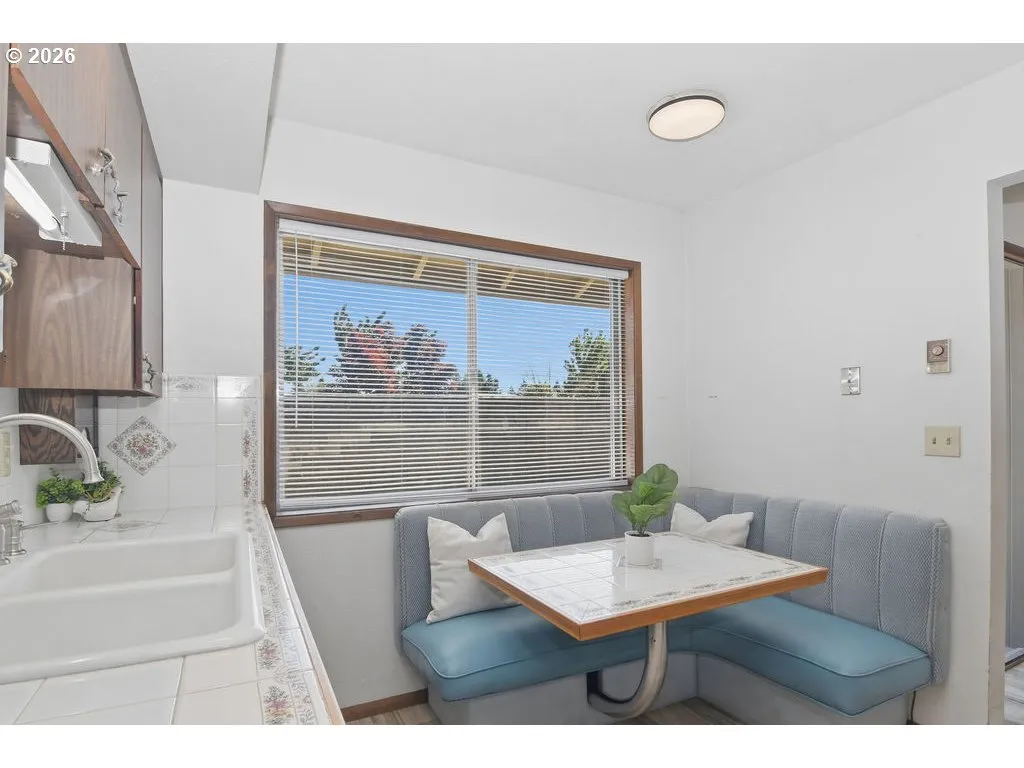 Kitchen/Nook-Eating Area