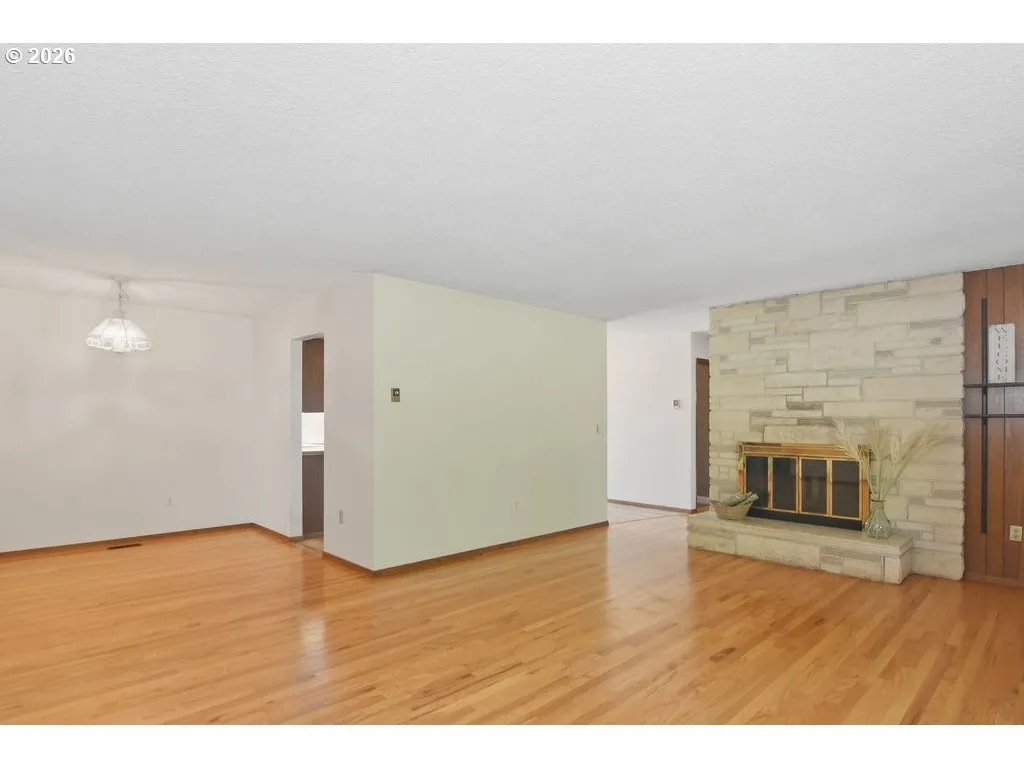 Living Room/Dining Room