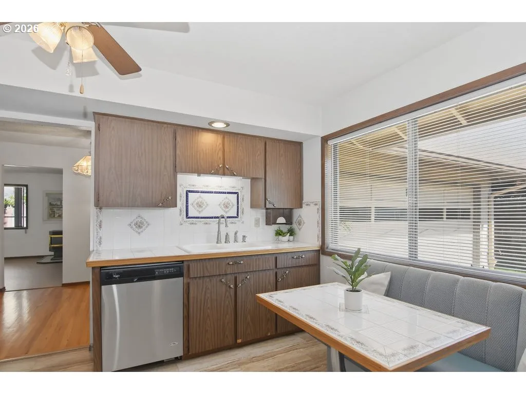 Kitchen-Ceiling Fan
