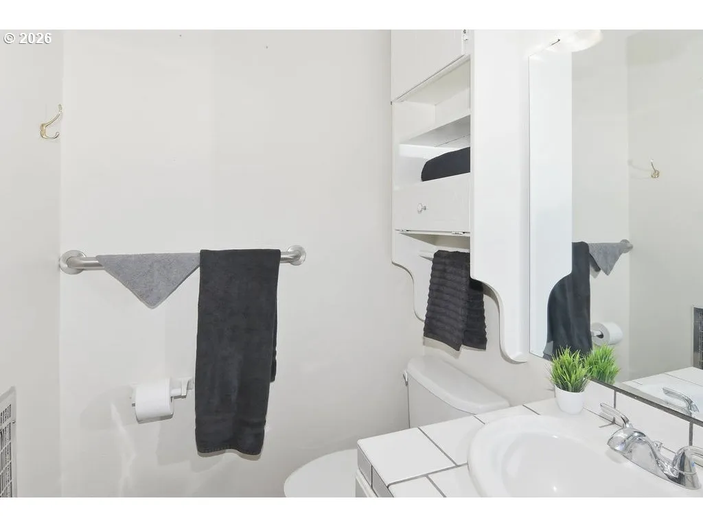 Bathroom, Attached