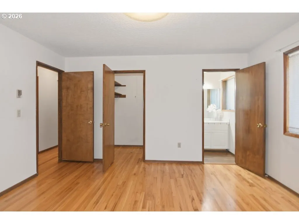 Primary Bedroom-Walk-In Closet