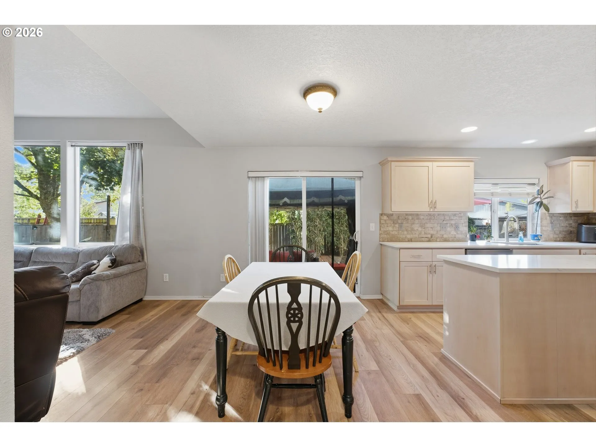 Kitchen-Eating Area