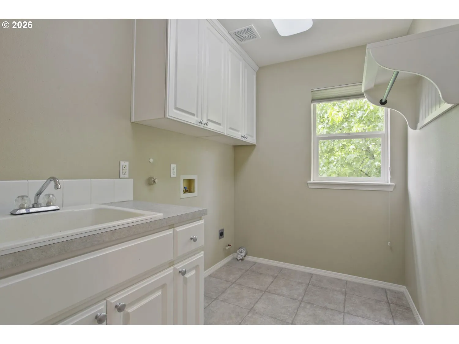 Laundry-Upper