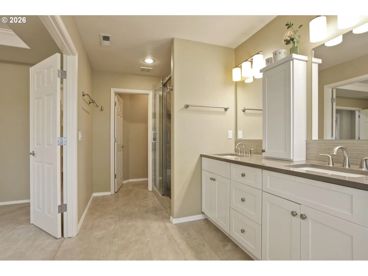 Bathroom, Attached-Upper