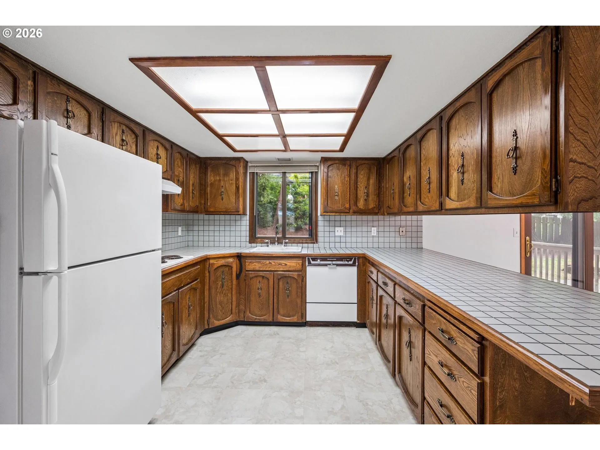 Kitchen-Breakfast Bar