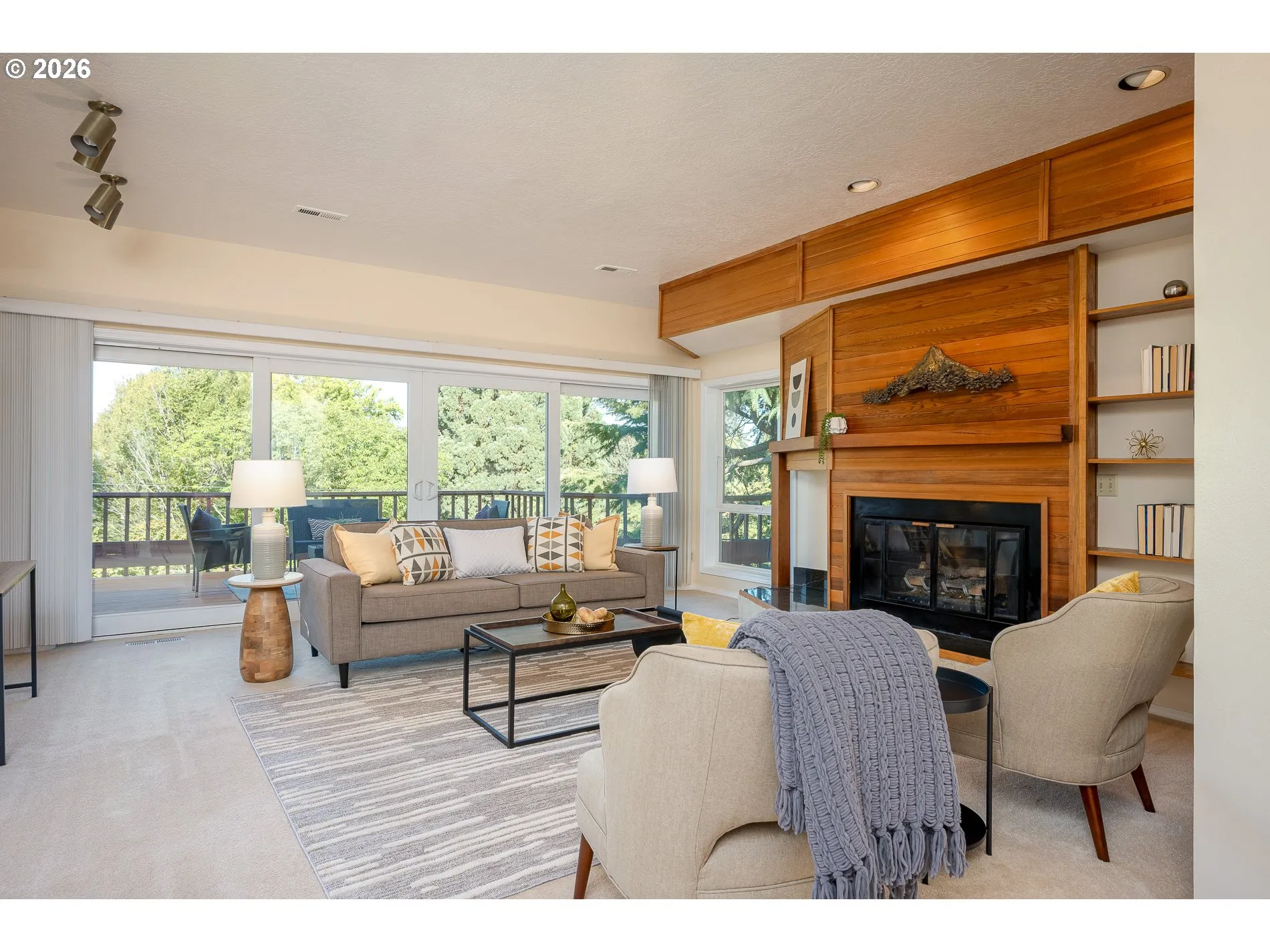 Living Room-Fireplace