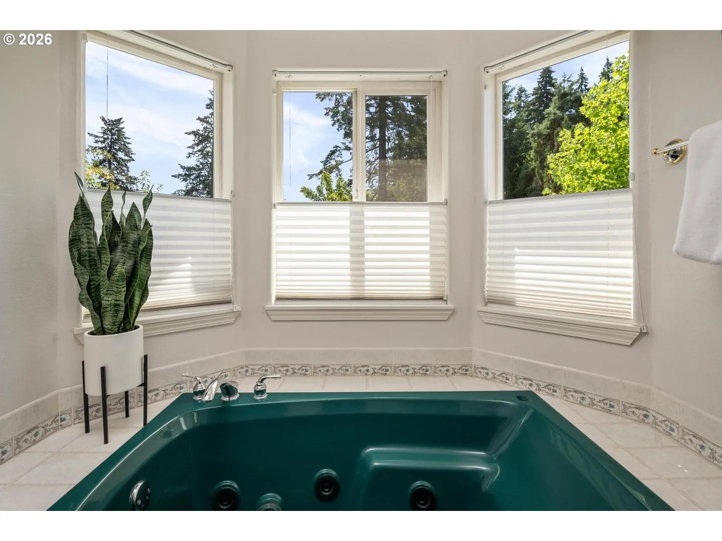 Bathroom, Attached-Garden Tub