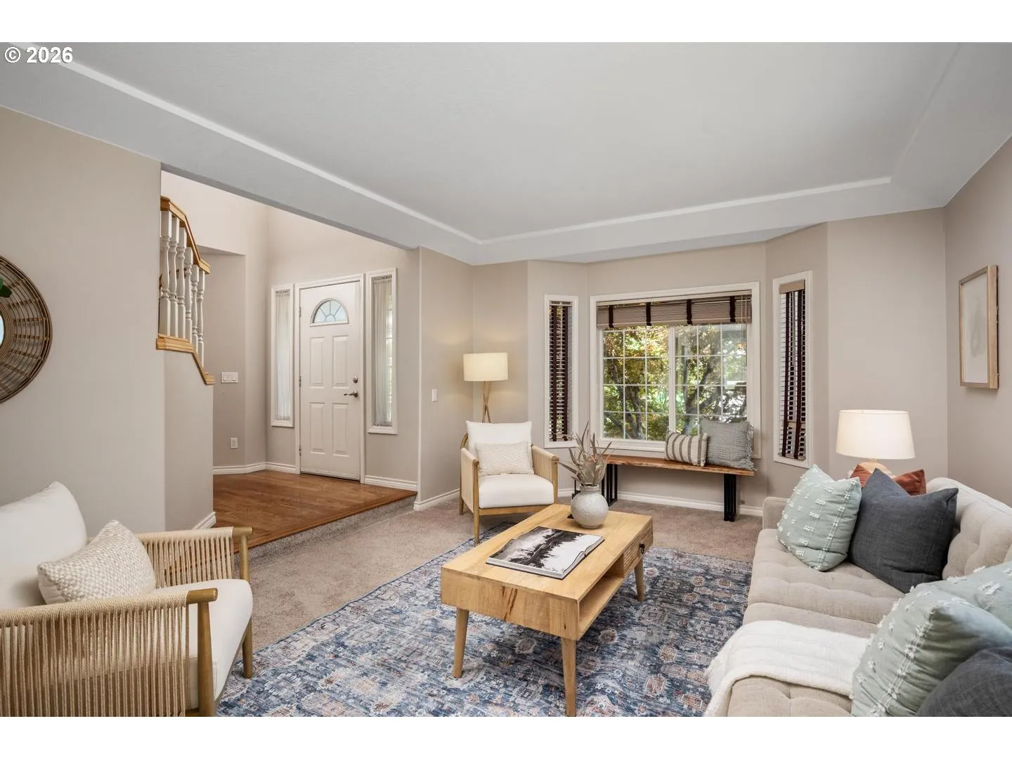 Living Room/Entrance