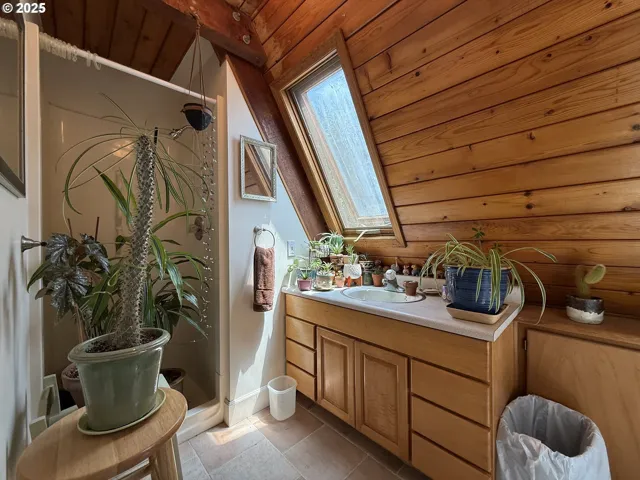 Bathroom-Upper