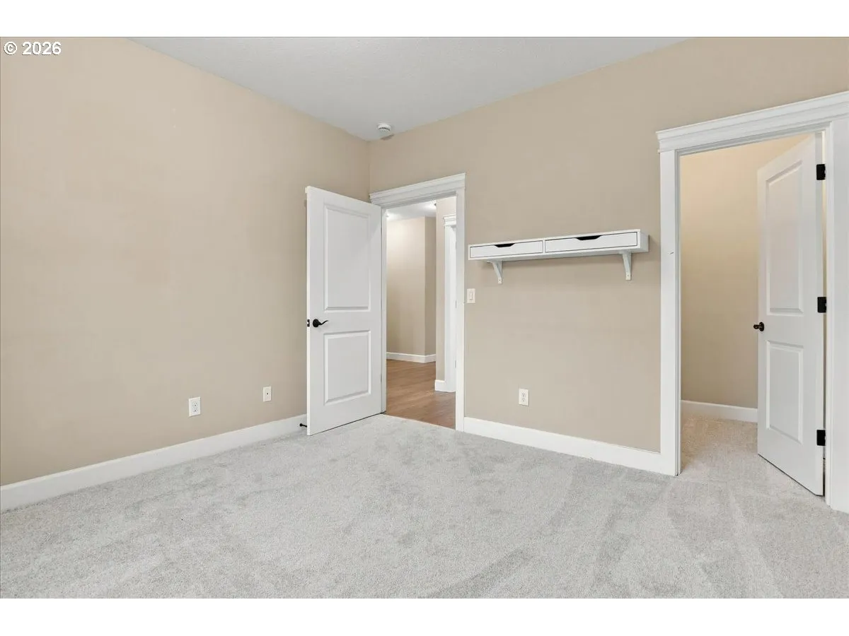 Bedroom-Walk-In Closet