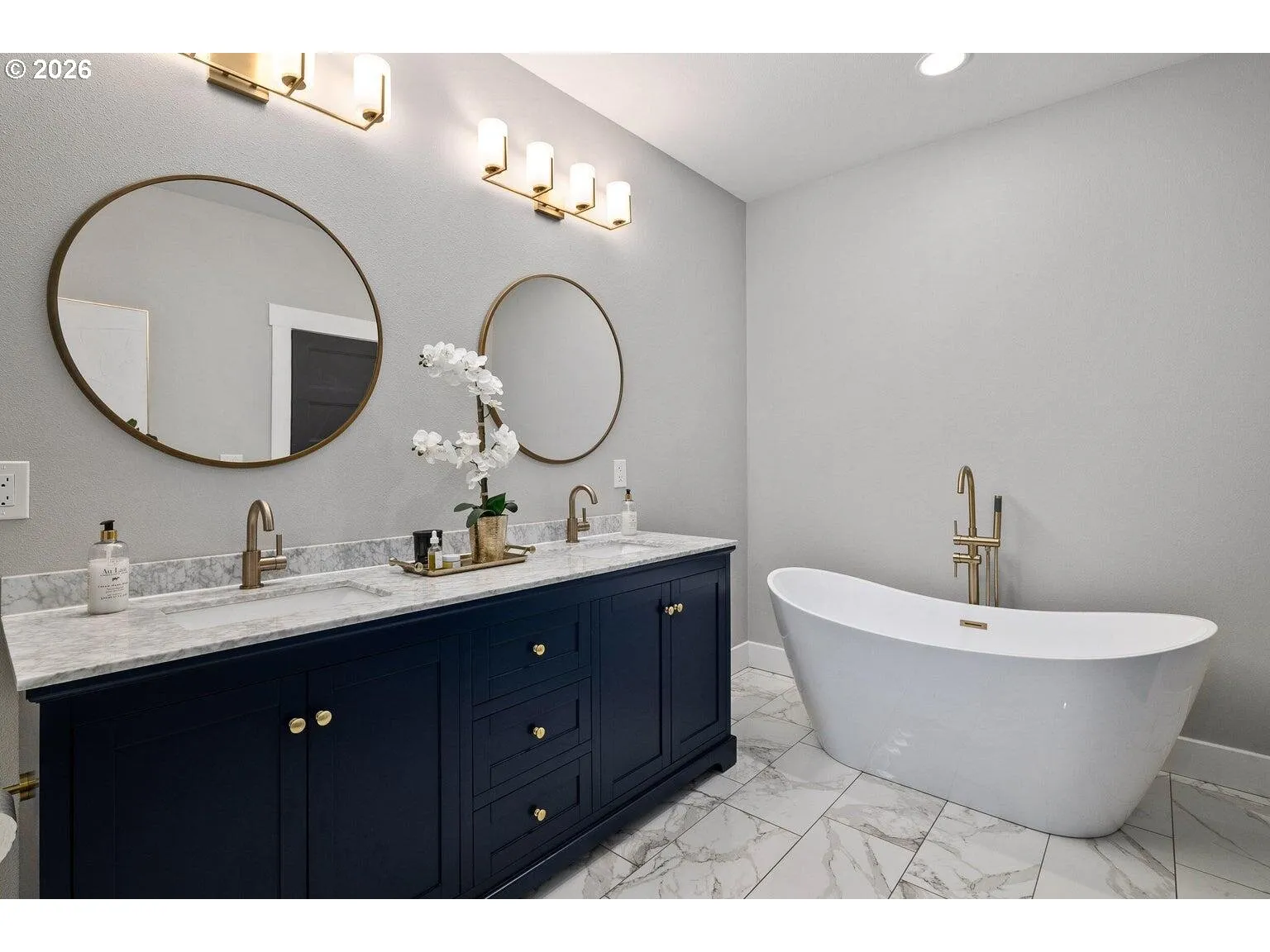 Owner's Suite Bathroom-Full Bathroom