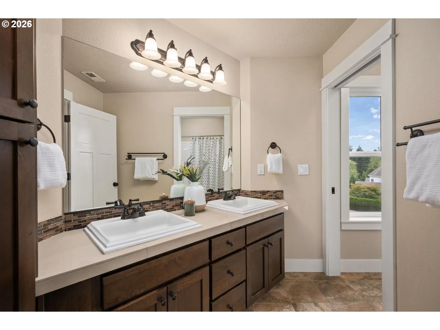 Bathroom-Upper