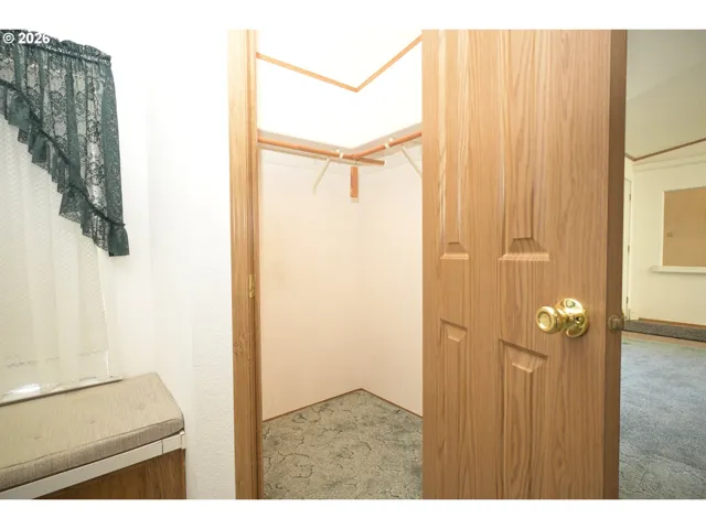 Bedroom, Primary