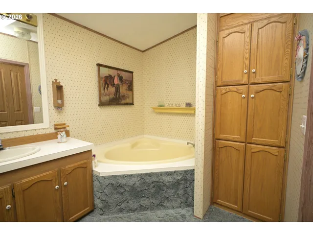 Bathroom, Attached-Main