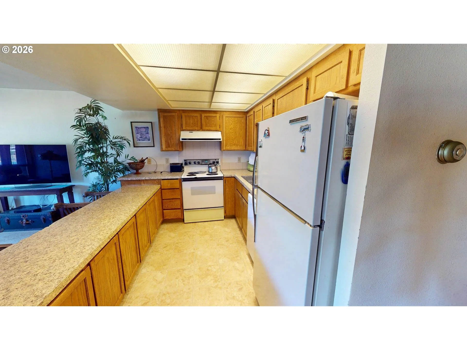 Kitchen-Breakfast Bar