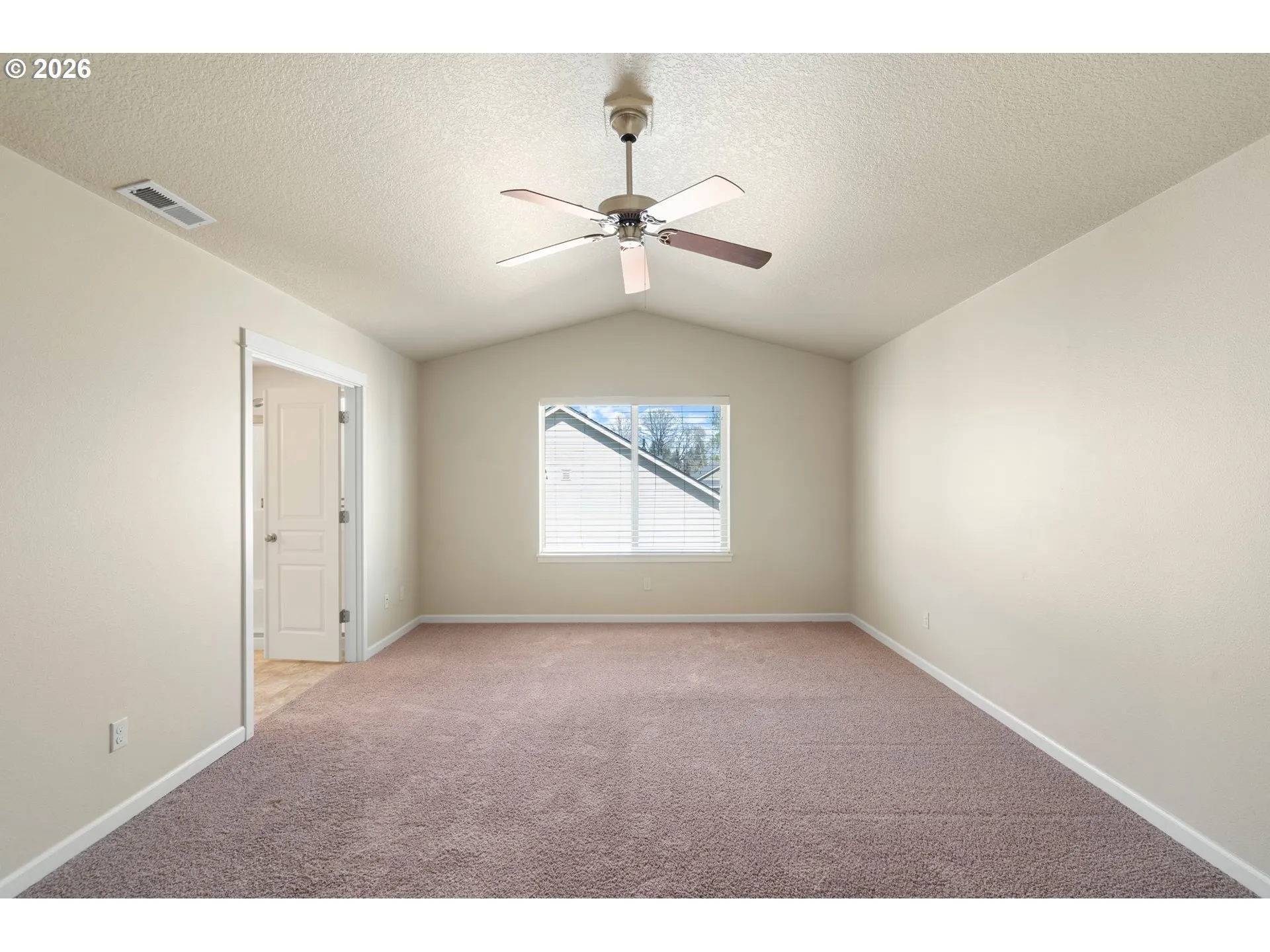 Bedroom, Primary-Vaulted Ceilings