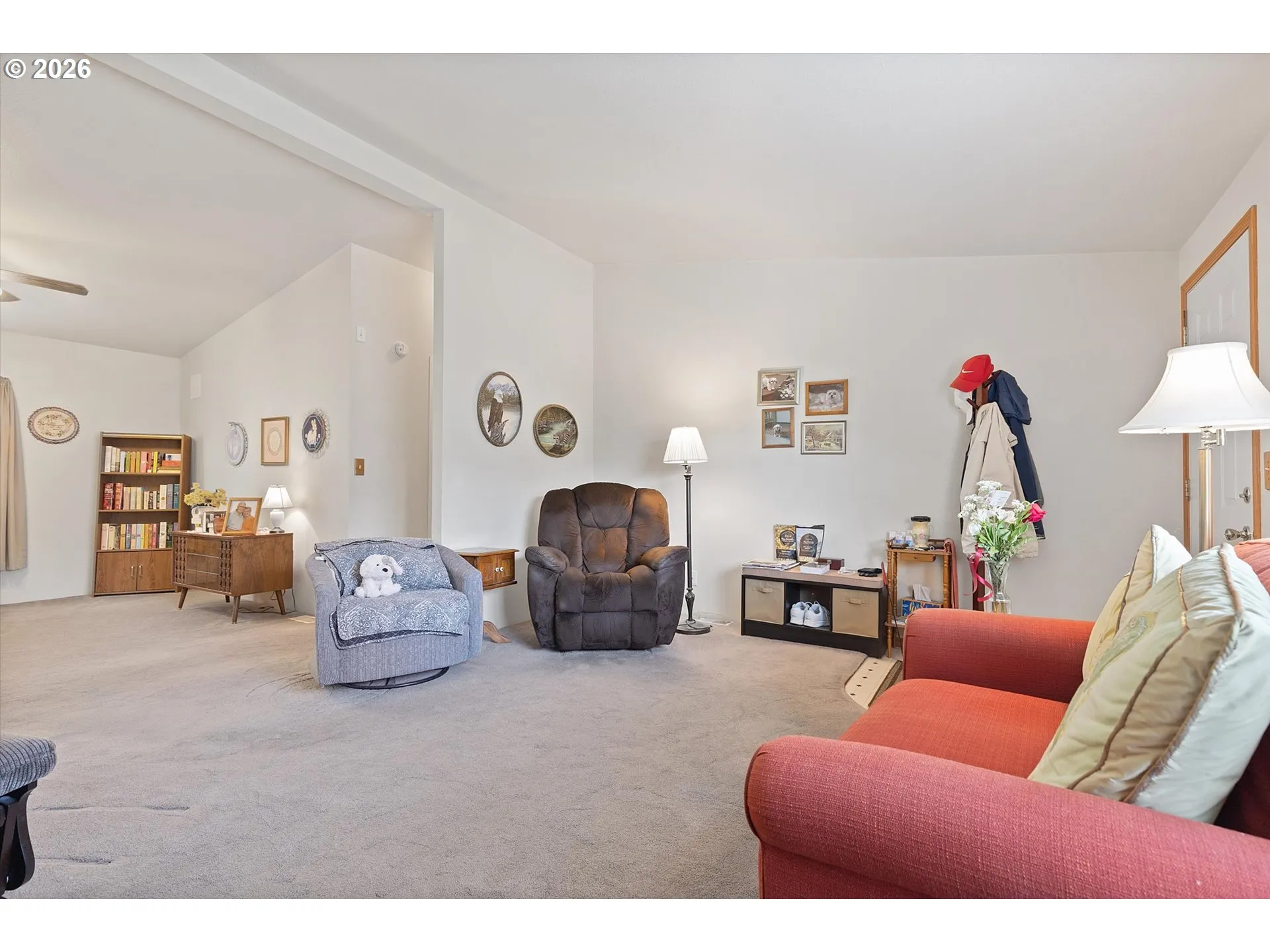 Living Room-Vaulted Ceilings