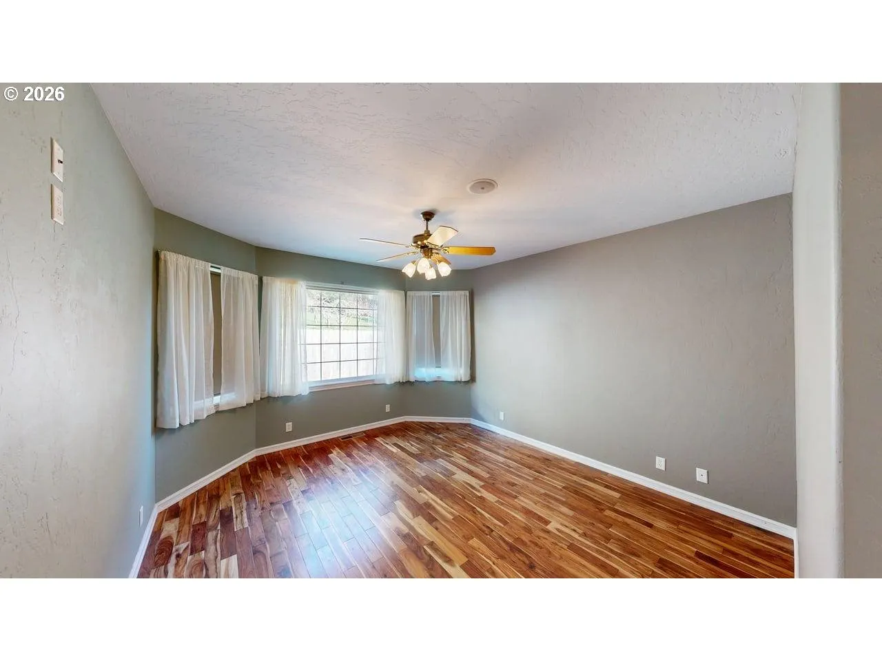 Bedroom, Primary-Ceiling Fan