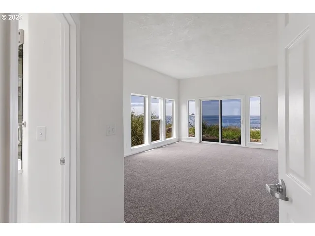 Bedroom, Primary