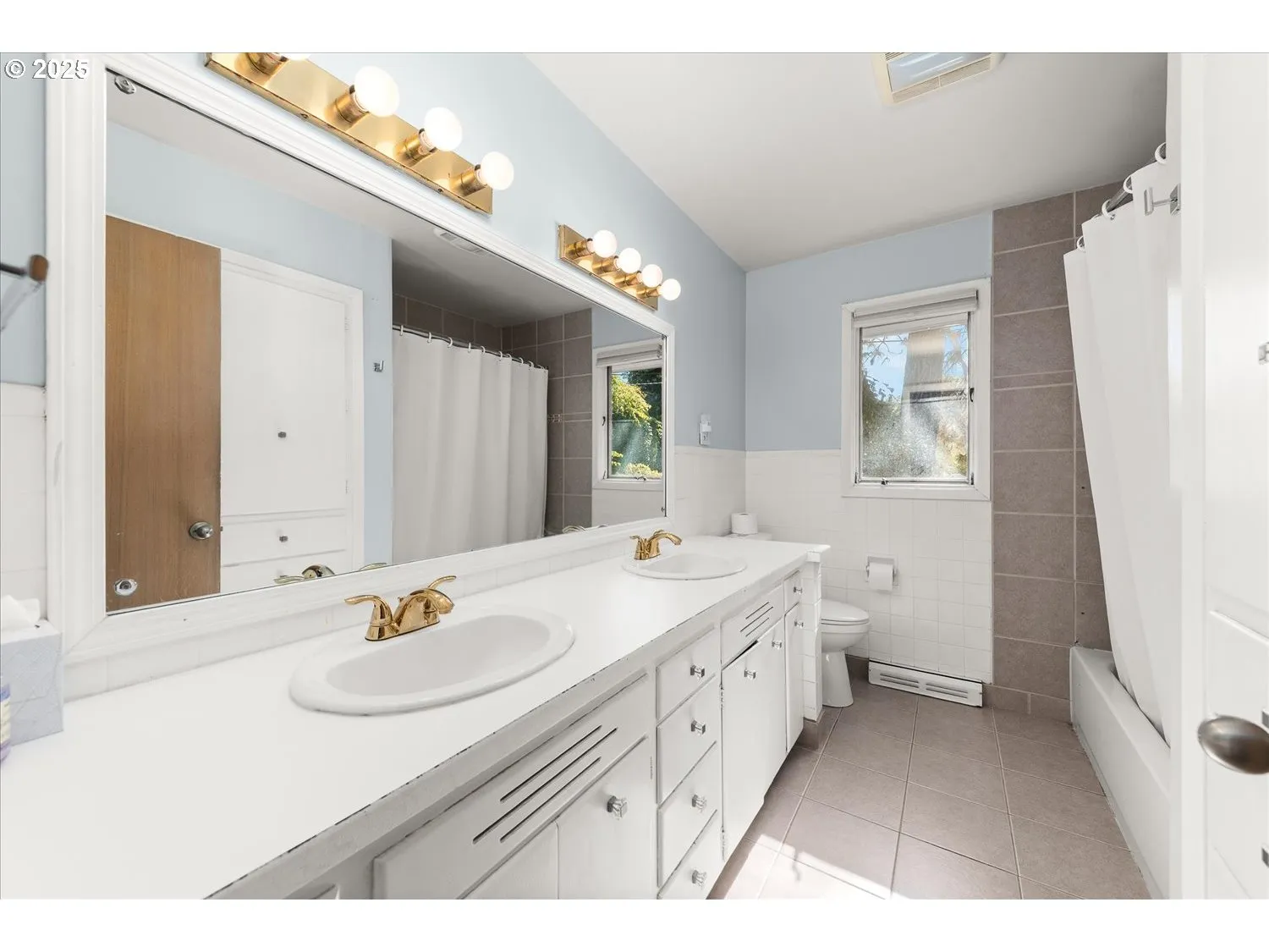 Bathroom-Double Sinks