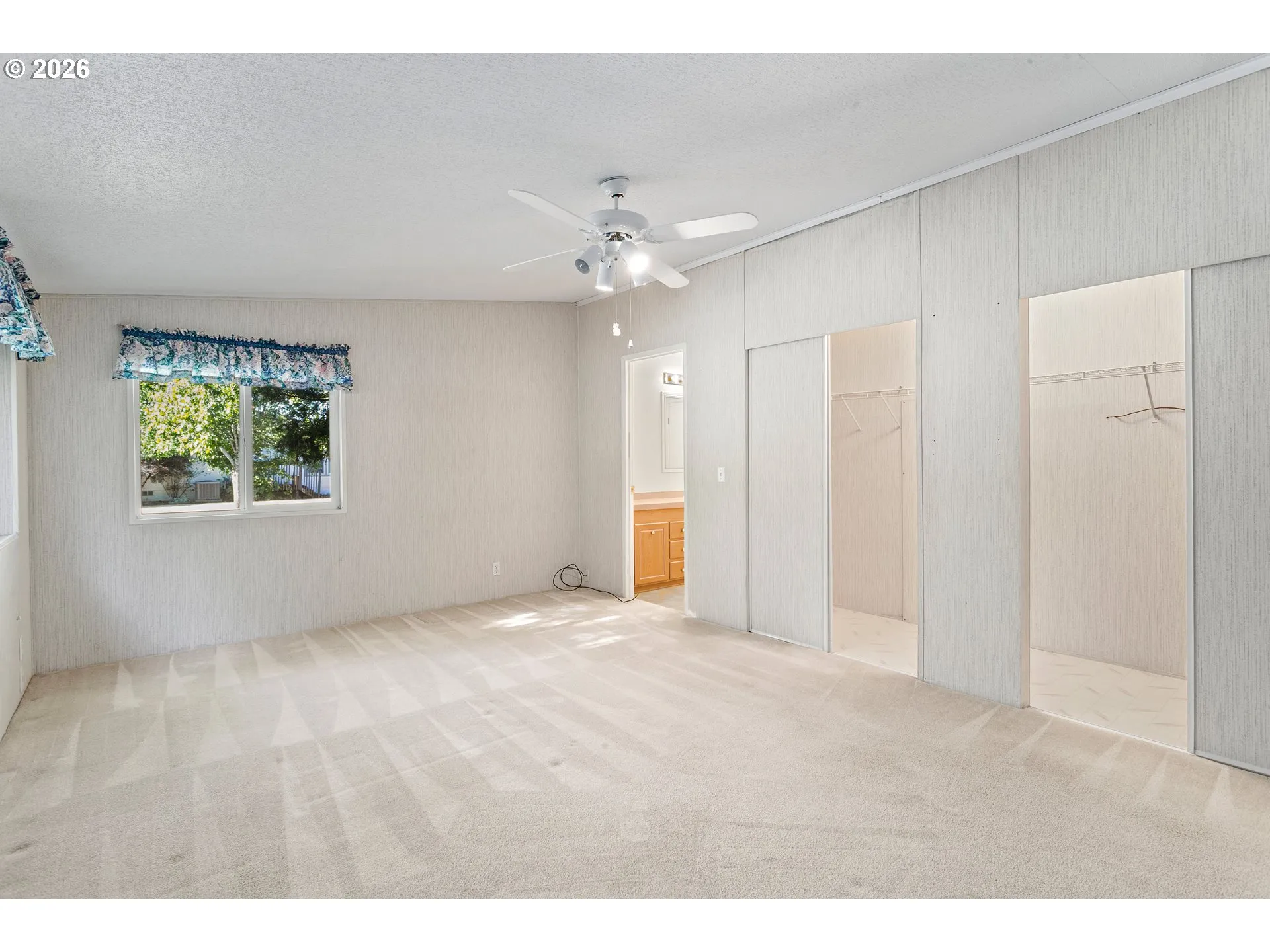Bedroom, Primary