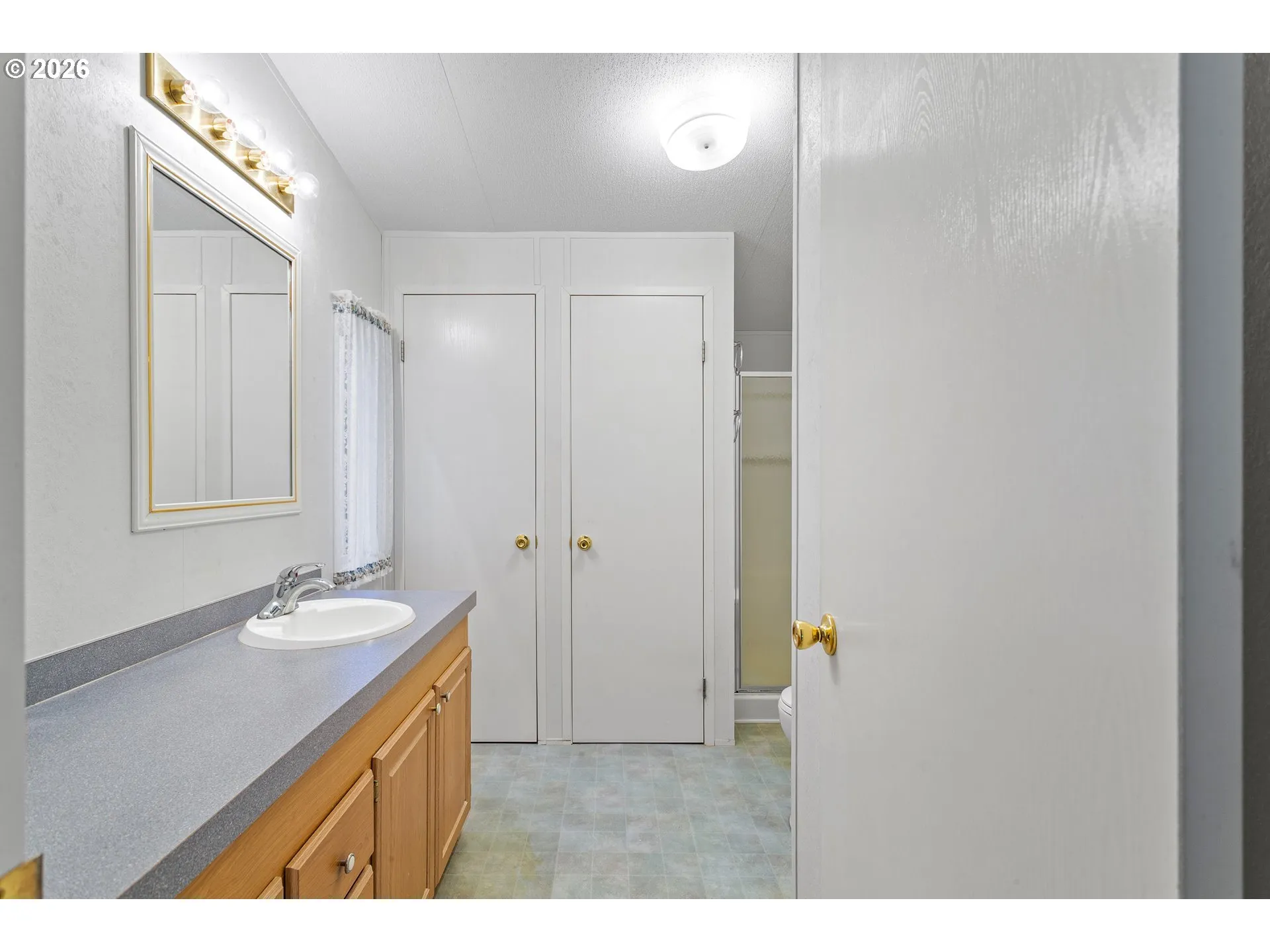 Bathroom, Attached