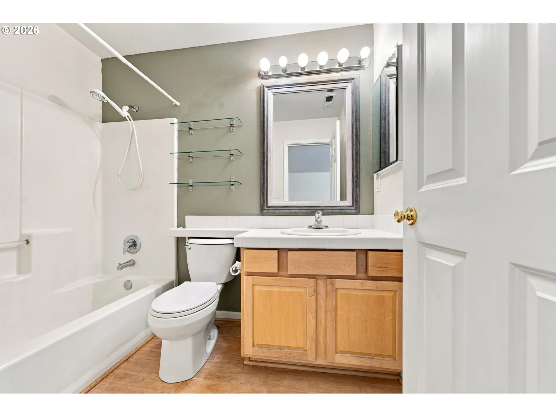 Bathroom-Upper