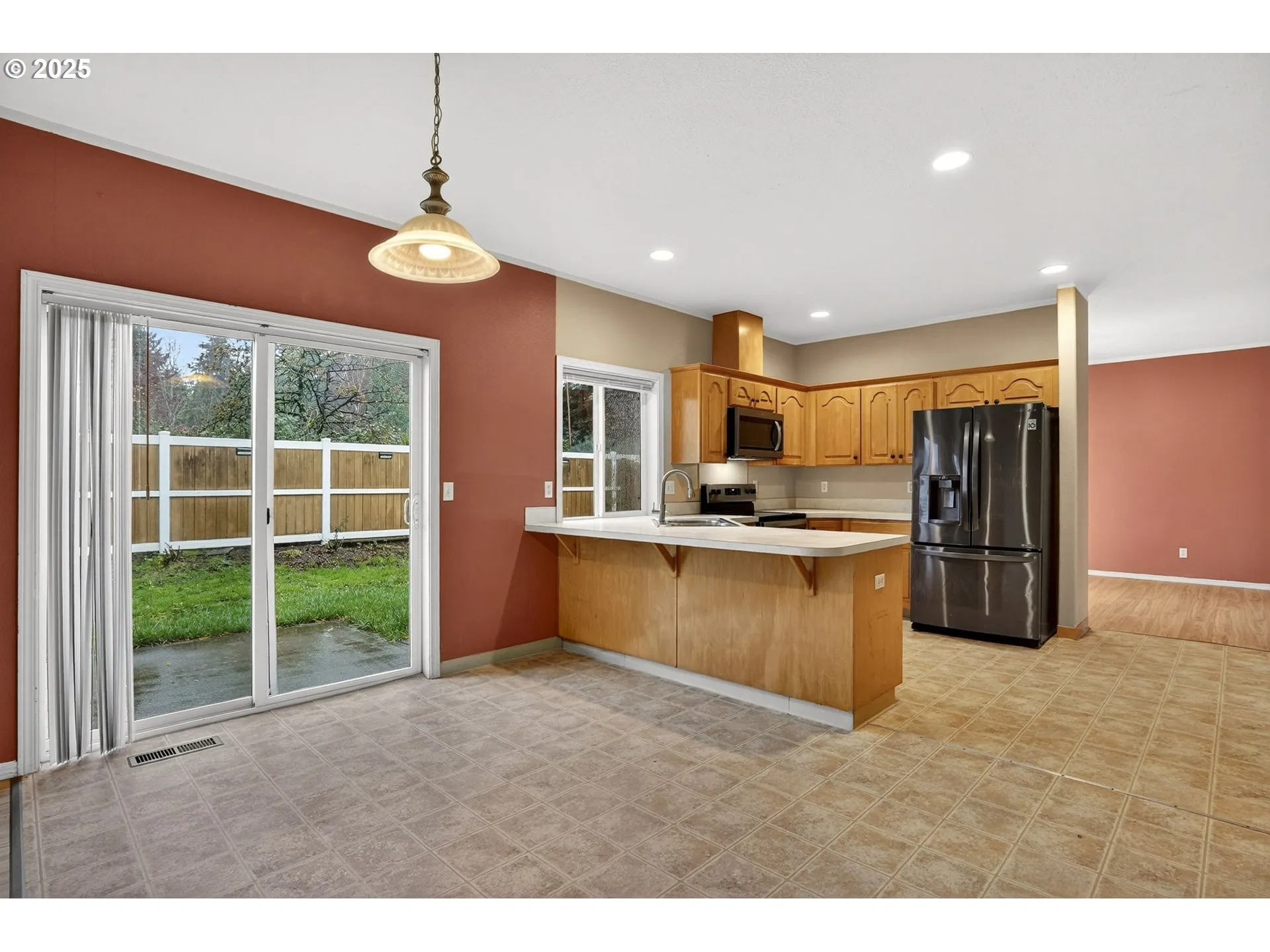 Kitchen-Eating Area